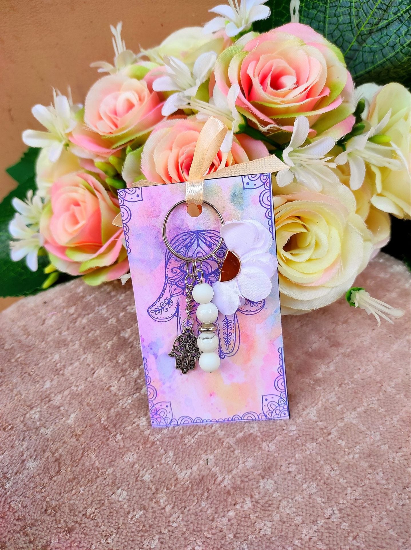 Fatima keze ásvány kulcstartó fehér